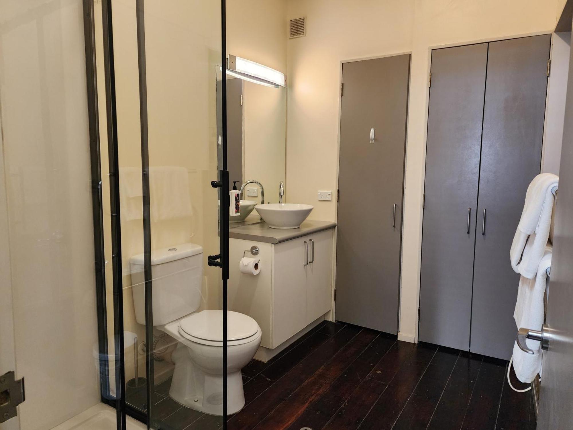 U Suites On Egmont Wellington Exterior photo
